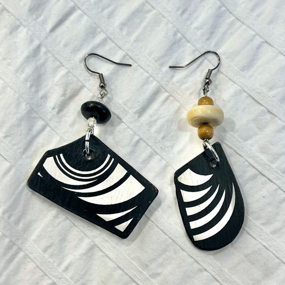 Handmade Brazilian wooden earrings - Picture 1 of 1
